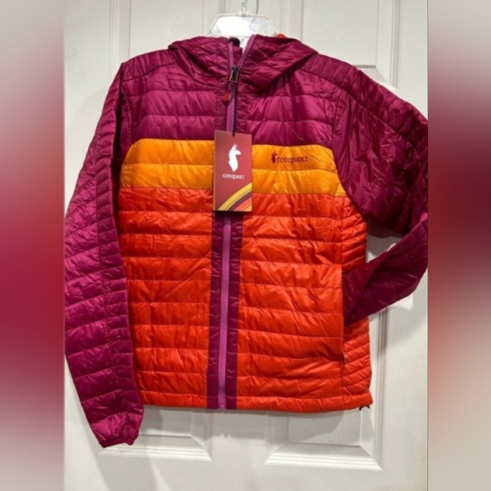 Cotopaxi Women’s Medium Capa Hooded Insulated Puffer Jacket NWT Raspberry Canyon